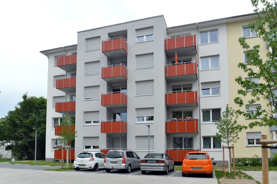 Ansicht des neuen Gebäudeteils von der Straße